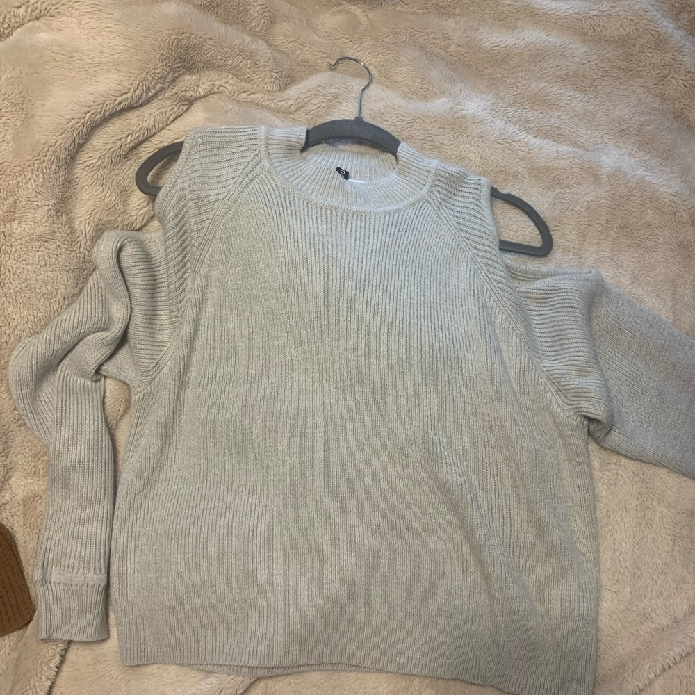Grey sweater
